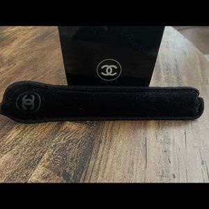 Chanel Fluid/Powered Foundation Brush